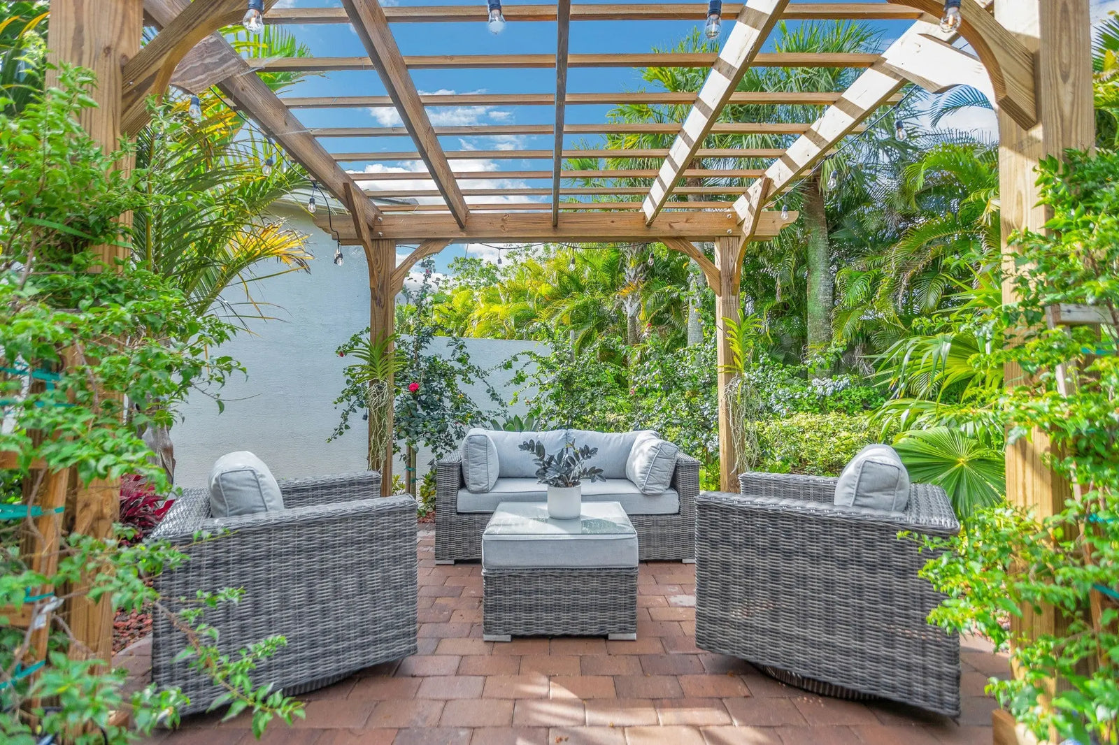 7-Easy-Steps-to-Build-Your-Own-Cushions | ZIPCushions